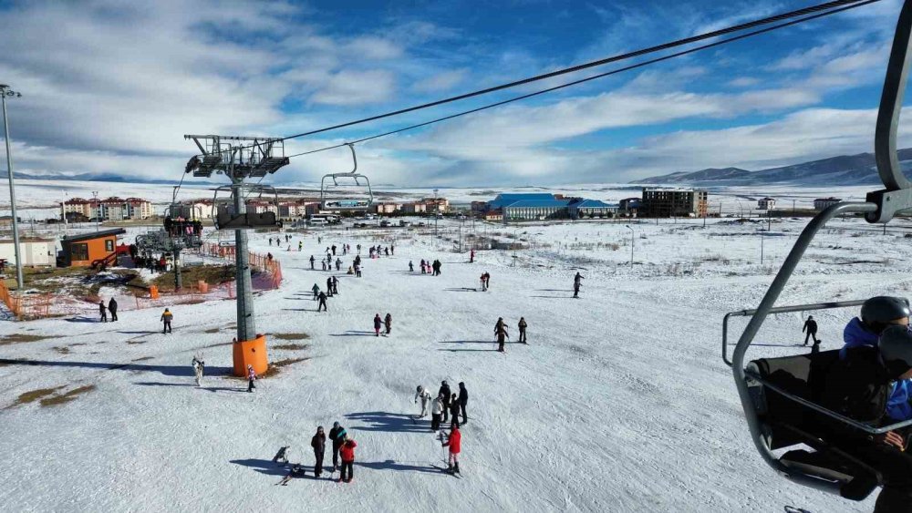 Sarıkamış Kayak Merkezi’nde sömestre yoğunluğu