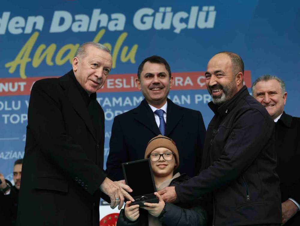 Erdoğan: "Söz verdiğimiz üzere, 2024 yılı sonu itibariyle konutlarımızın yüzde 40’ını tamamlamış durumdayız”