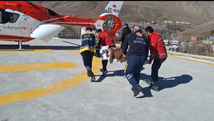 Ambulans helikopter Şırnak ve Bahçesaray’daki hastalar için havalandı