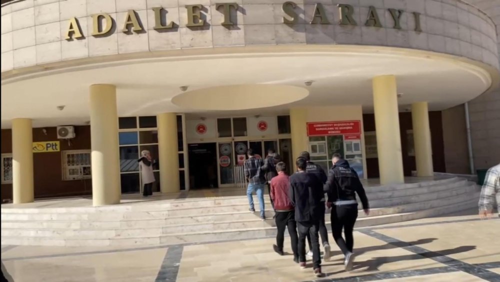 Urfa’da evden altın çalan şüpheliler yakalandı