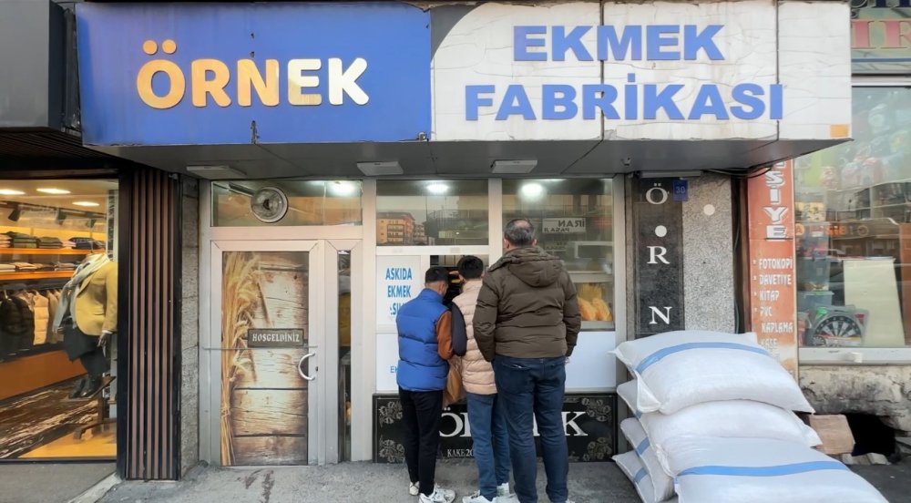 Yüksekovalı esnaf günlük 200 ekmeği ücretsiz dağıtıyor