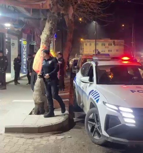 Adıyaman’da mağaza hırsızlığı: Bir şüpheli yakalandı, diğeri kaçtı