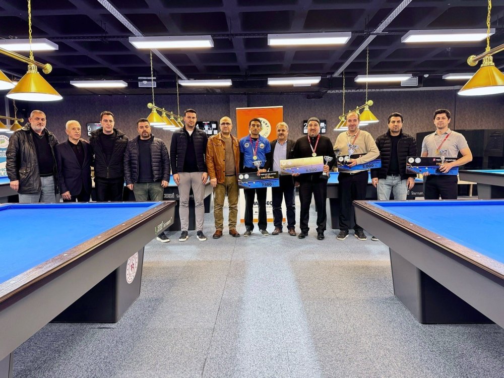 Bilardo tutkunları Yeşilyurt’ta bir araya geldi