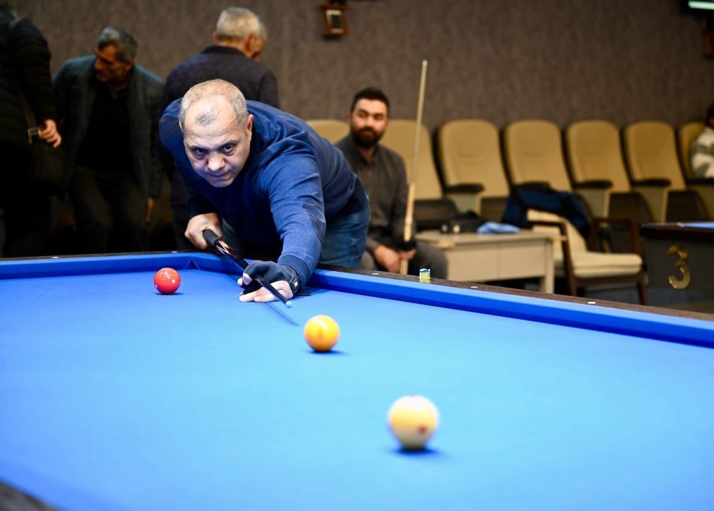 Bilardo tutkunları Yeşilyurt’ta bir araya geldi