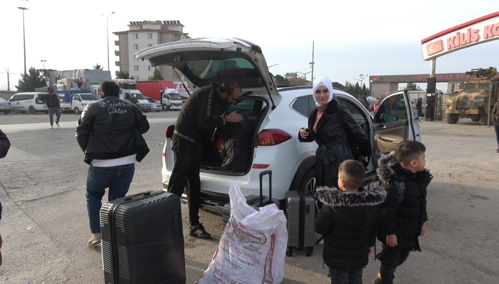 Suriyelilerin ülkelerine dönüş yolculuğu sürüyor