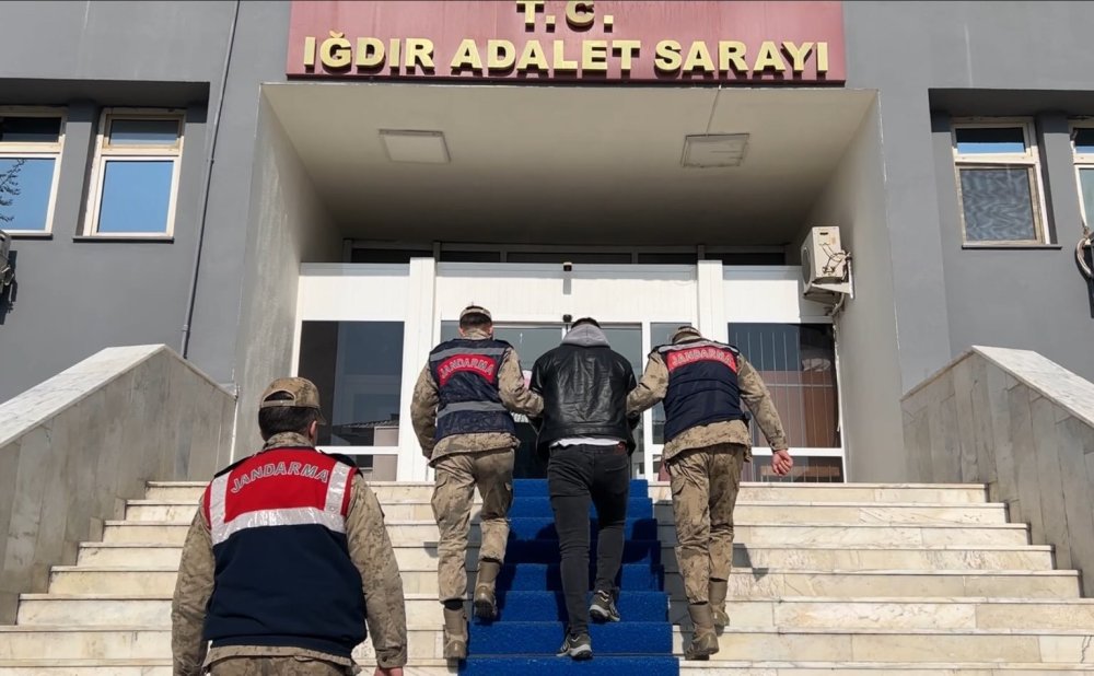 Iğdır’da bir şahsın üzerinde 300 adet altın sikke yakalandı
