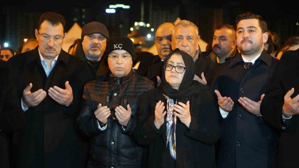 Antep’te deprem şehitleri için sessiz yürüyüş ve anma programı