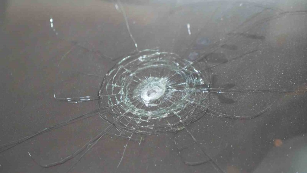 Antep’te maganda kurşunu park halindeki otomobile isabet etti
