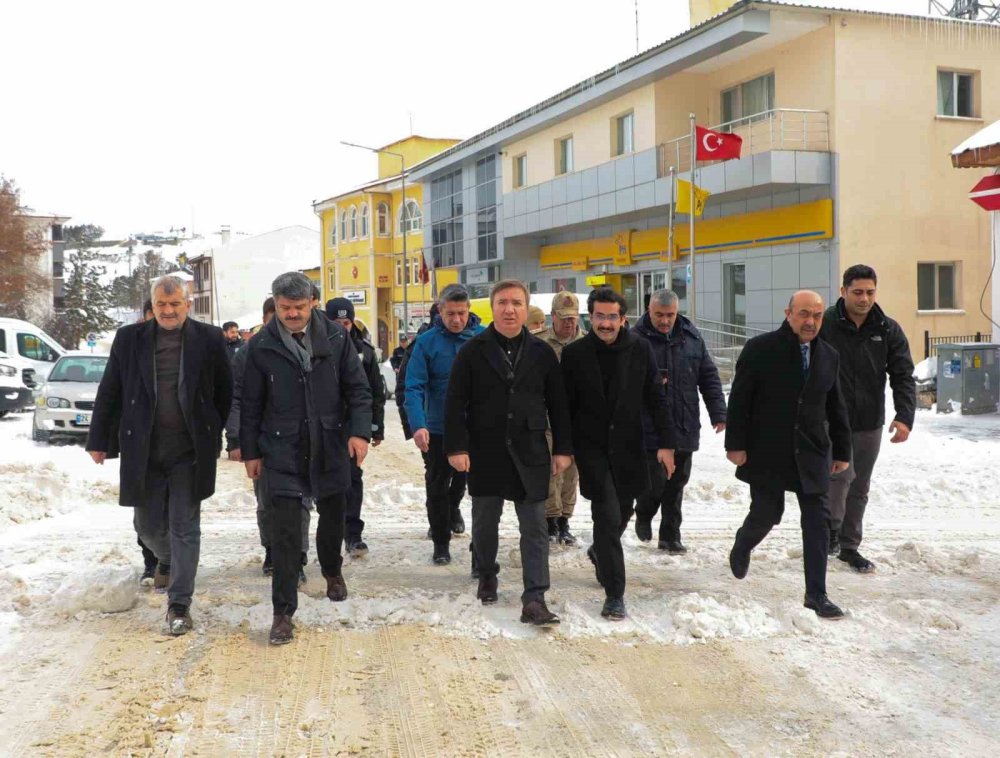 Vali Aydoğdu Refahiyeli vatandaşlarla bir araya geldi