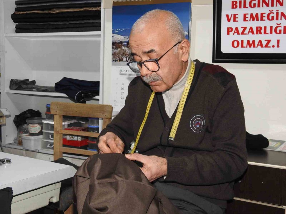 Çocuk yaşta eline aldığı iğne ipliği 56 senedir bırakmadı