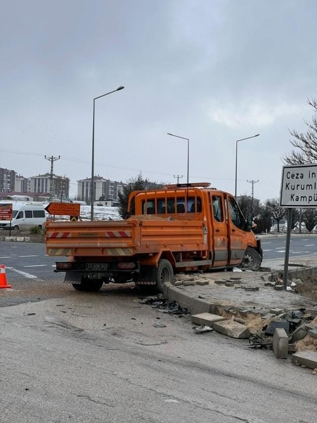 Elazığ’da trafik kazası: 5 kişi yaralandı
