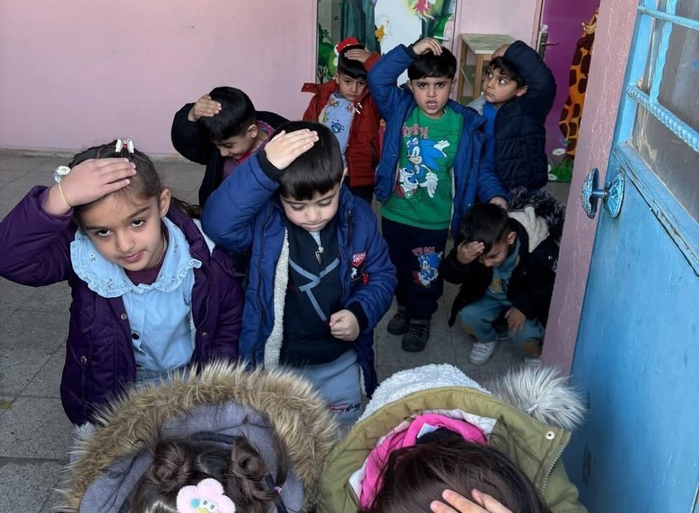Öğrenciler için deprem tatbikatı düzenlendi