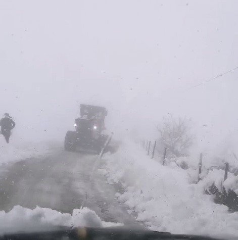 Sincik’te 20 köy yolu ulaşıma kapandı