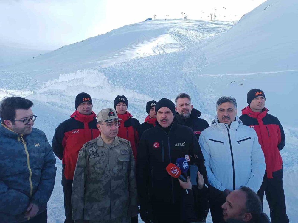 Vali Çiftçi: Yasaklı alanlarda kimse kayak yapmasın