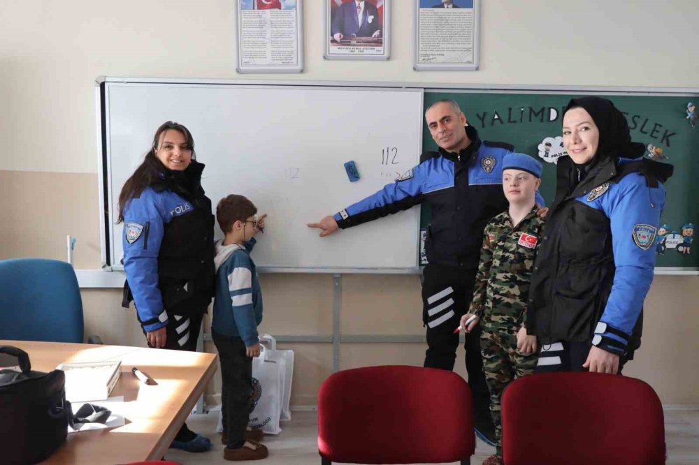 Erzurum'da polis ekipleri özel eğitim öğrencileriyle buluştu