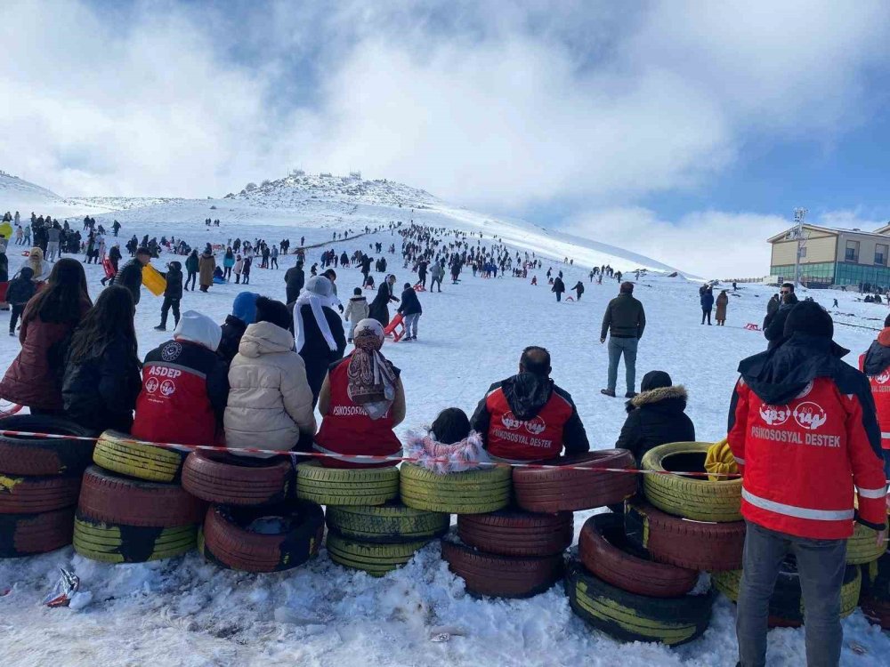 Urfa'da çocuklar karacadağ’da unutulmaz bir gün geçirdi