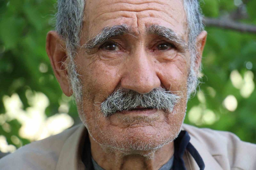 Ziya dede hastalandı, adaya belediye başkanı sahip çıktı