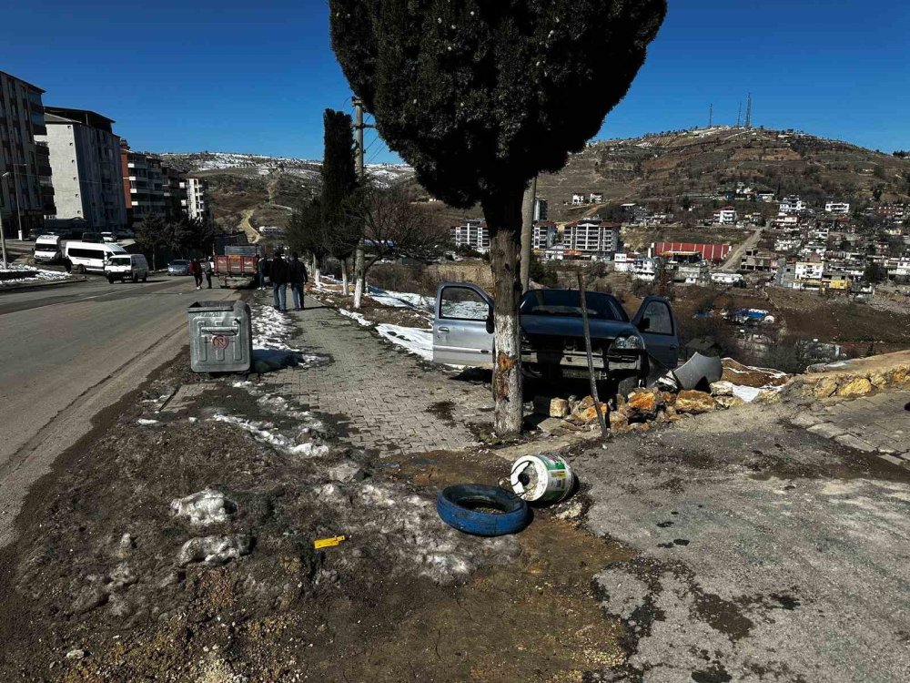 Virajı alamayan otomobil şarampole yuvarlandı: 1 kişi yaralandı
