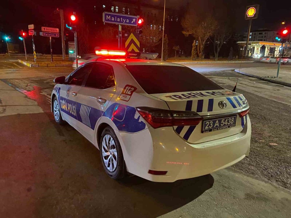 Elazığ’da motosiklet çocuğa çarptı; 1’i ağır 2 yaralı