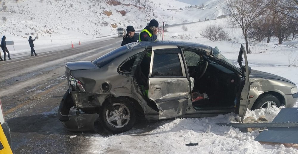 Malatya-Adıyaman yolunda trafik kazası: 2 kişi yaralandı