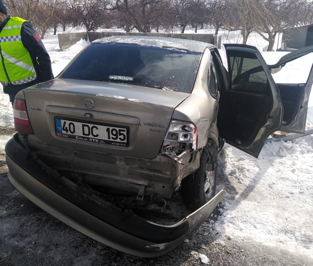 Malatya-Adıyaman yolunda trafik kazası: 2 kişi yaralandı