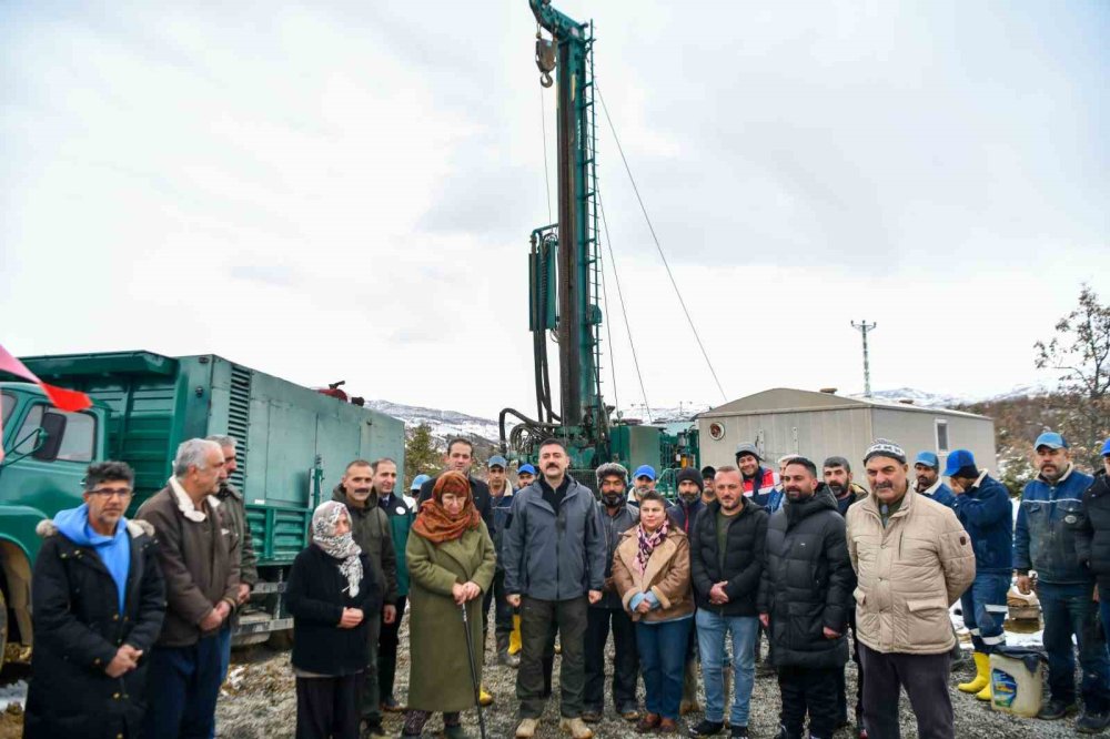 Dersim’de bir mahalle içme suyuna kavuşuyor