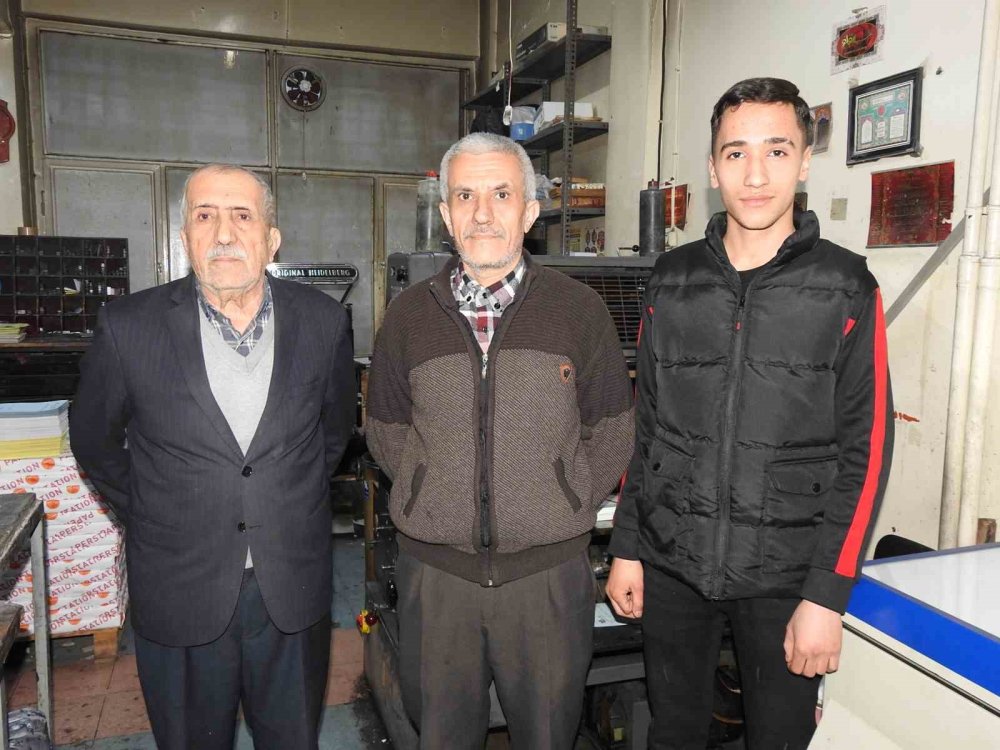 Antep'te dededen toruna üç kuşak bir arada matbaacılık yapıyor