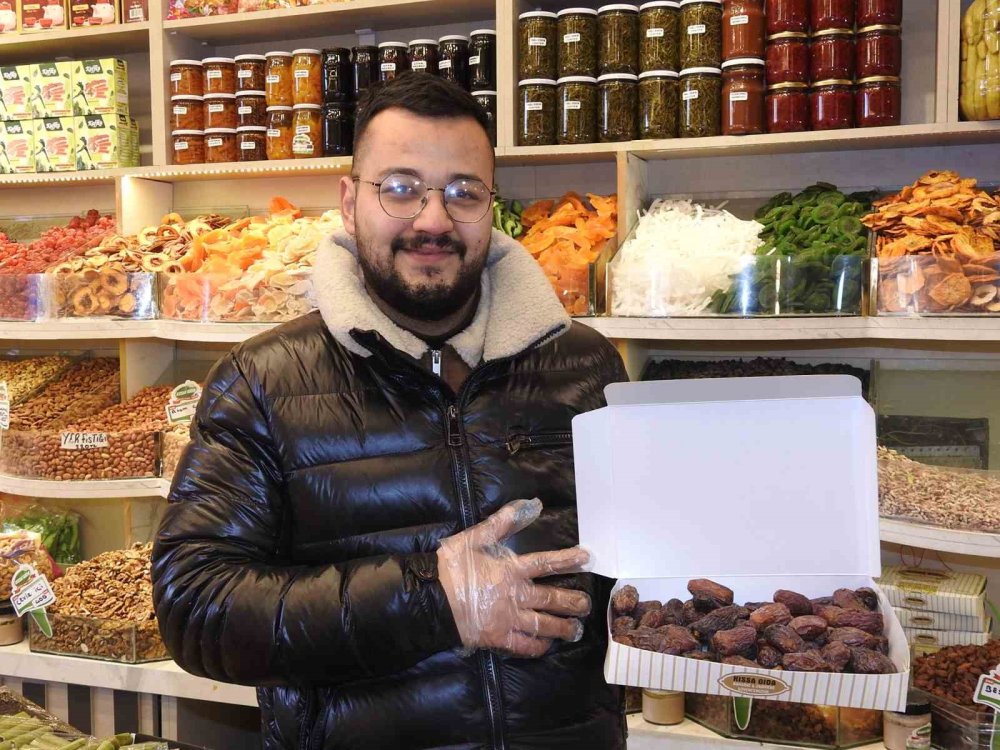 Antep’te Ramazan öncesi hafta sonu çarşı pazarda yoğunluk