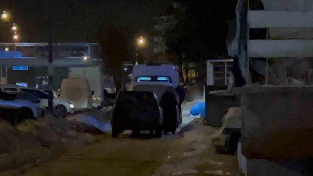 Yaşlı kişi evinde ölü bulundu