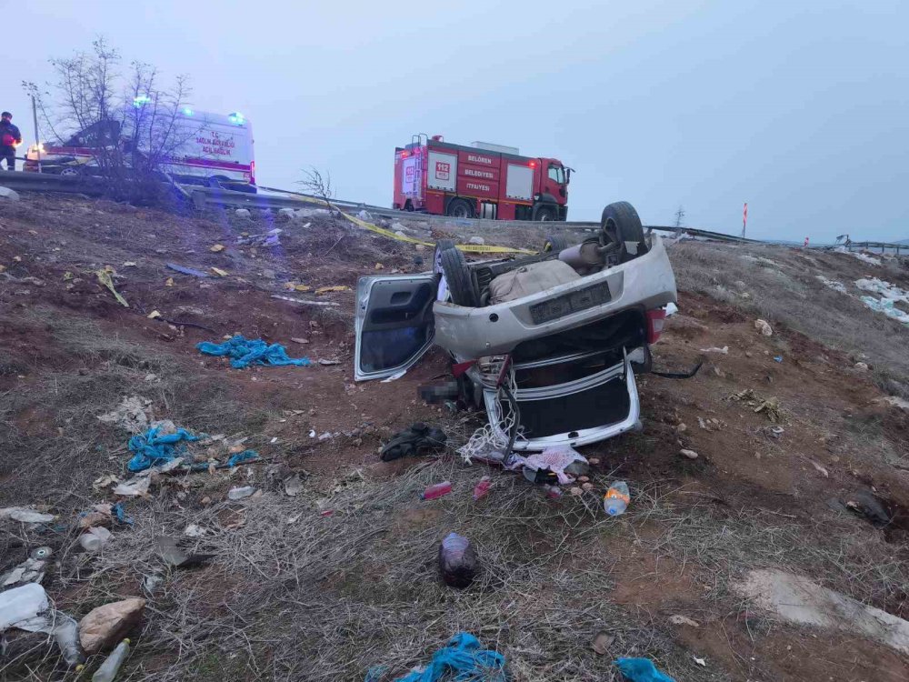Takla atan otomobil şarampole yuvarlandı: 1 ölü, 3 yaralı