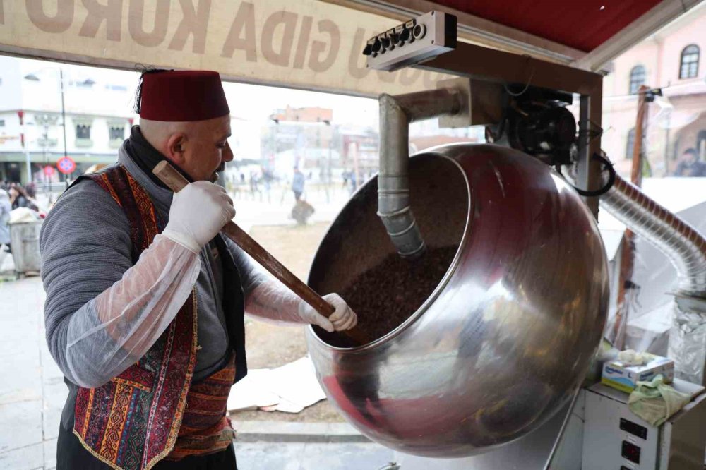 Ramazan ayının vazgeçilmezi ‘badem şekerine’ talep