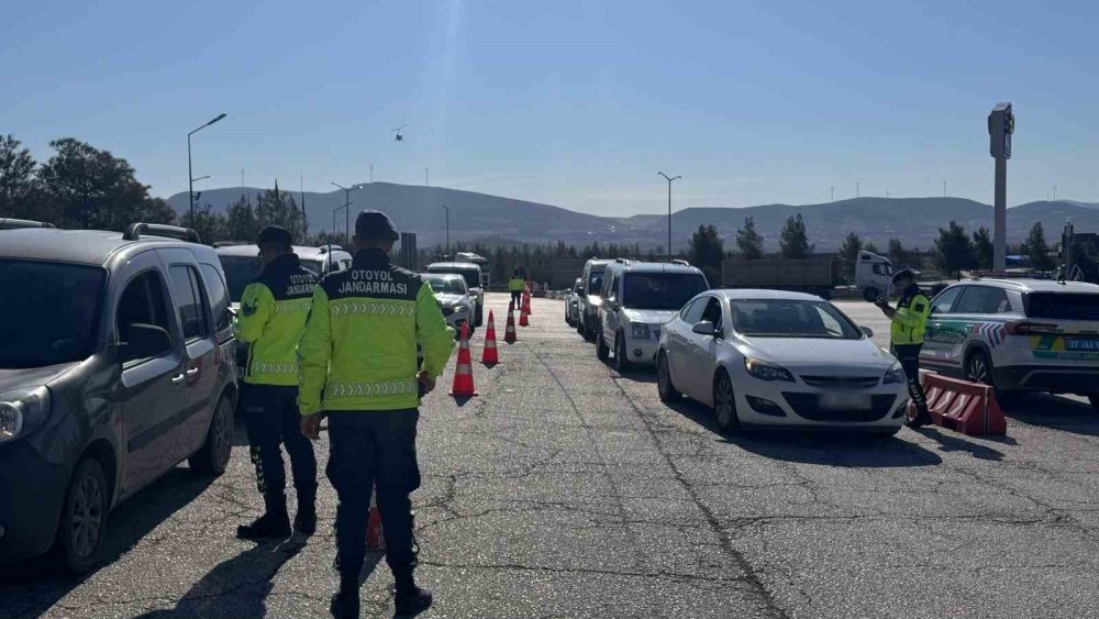 Antep’te cayrokopter destekli trafik denetimi: 10 araç trafikten men edildi