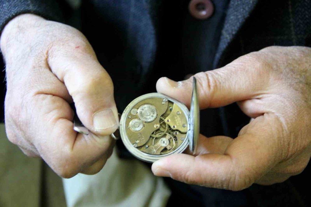 58 senedir zamanın durmaması için çalışıyor