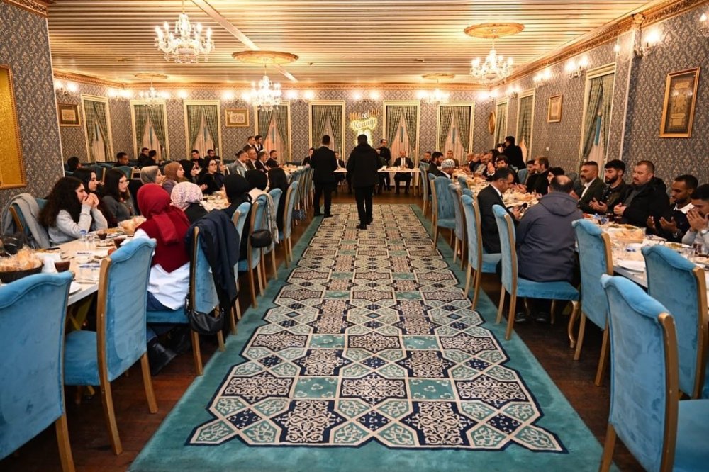 Vali Çiftçi, Kerküklü öğrencilerle iftar yaptı