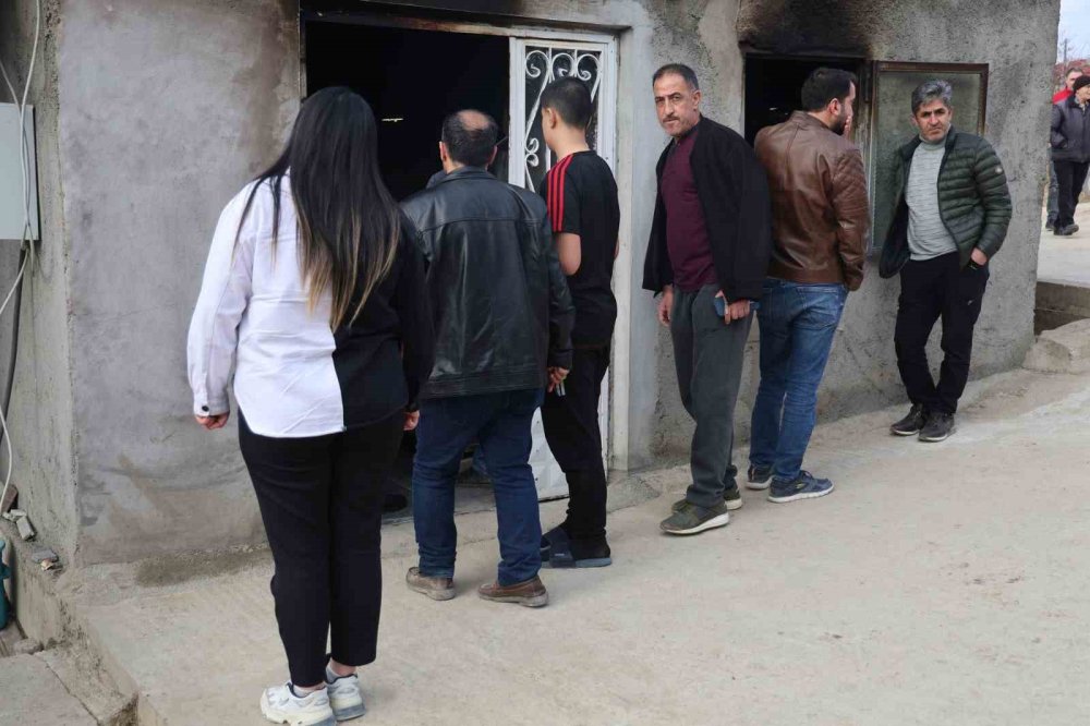 Elazığ’da kadınların yaptığı tandır ekmeğine yoğun talep