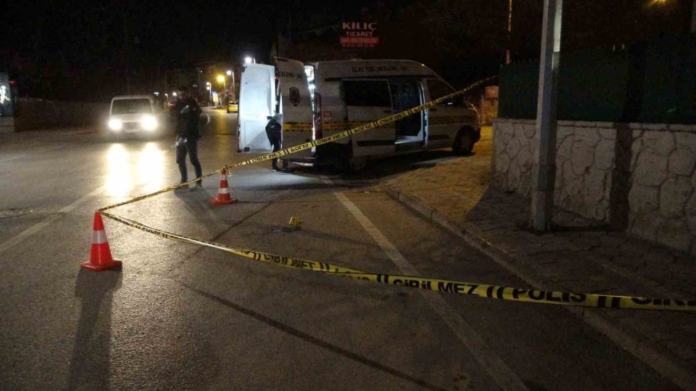 Malatya'da ticari takside silahla yaralayıp yola attılar