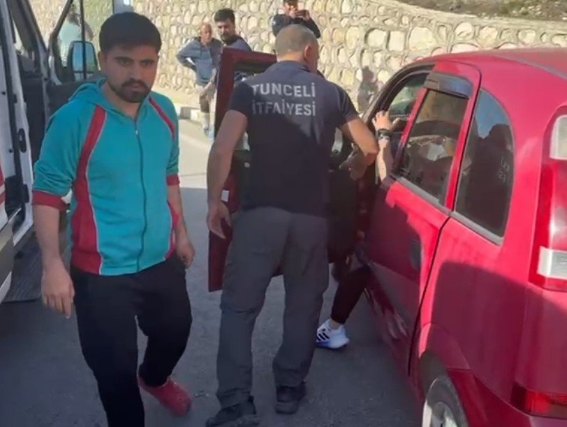 Tunceli’de trafik kazası: 3 kişi yaralandı