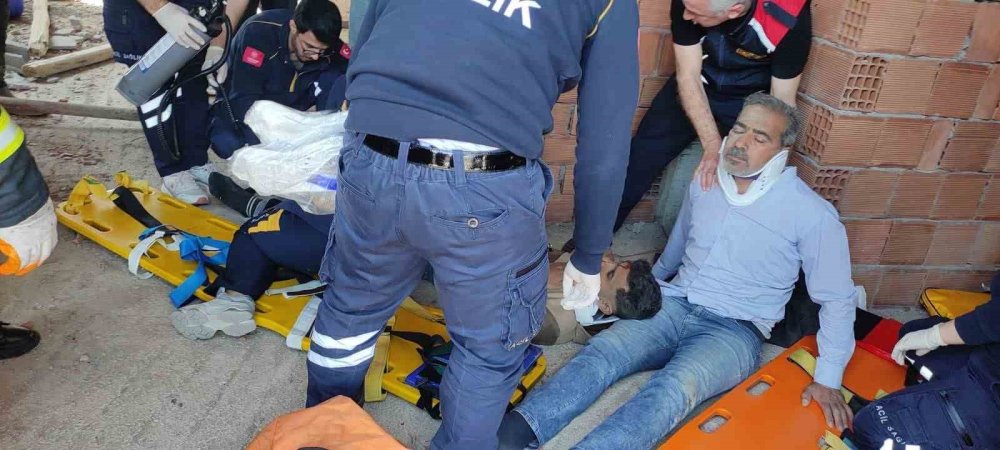 Mardin’de inşaattan düşen 2 kişi yaralandı