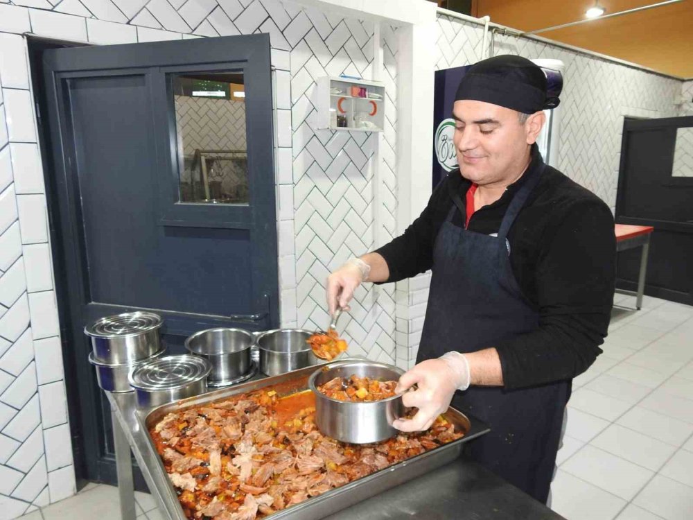 Türk Kızılay Antep Şubesi’nden 9 bin 200 kişiye sıcak yemek