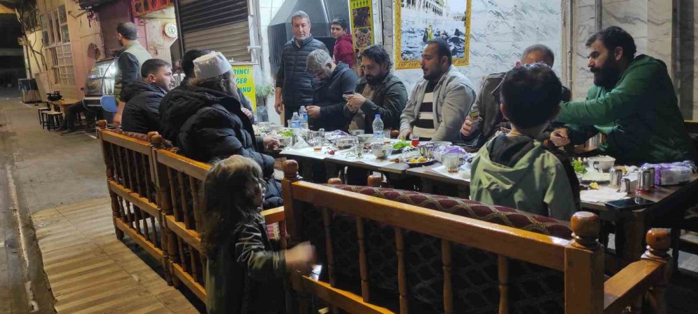 Urfa'da sahur vakti ciğer keyfi