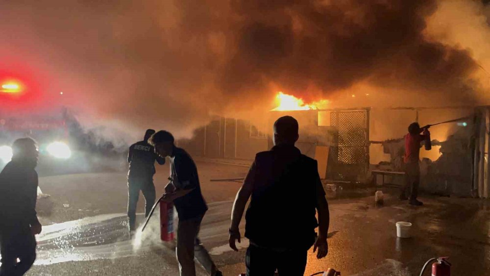 Adıyaman'da konteyner kentte korkutan yangın