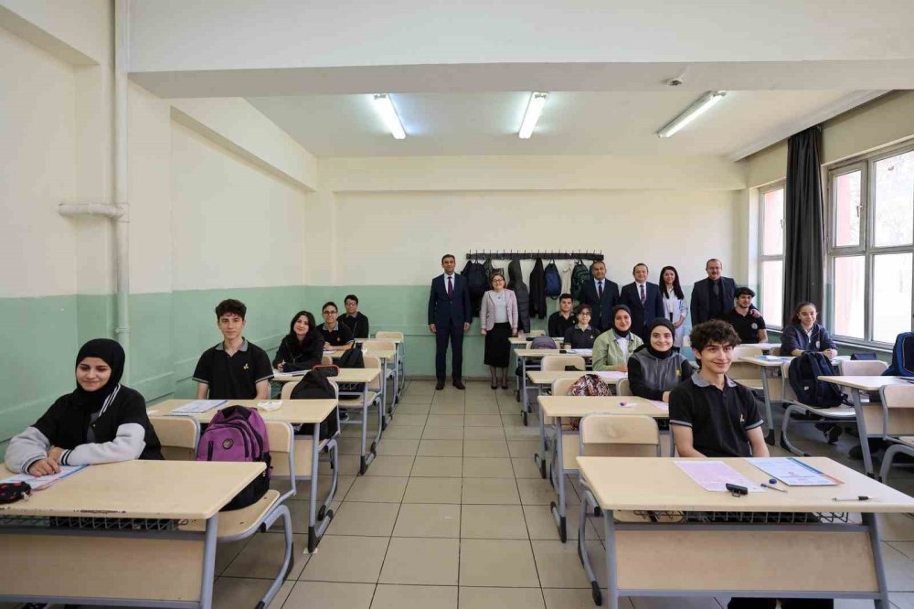 Antep Büyükşehir, öğrencileri geleceğe hazırlıyor