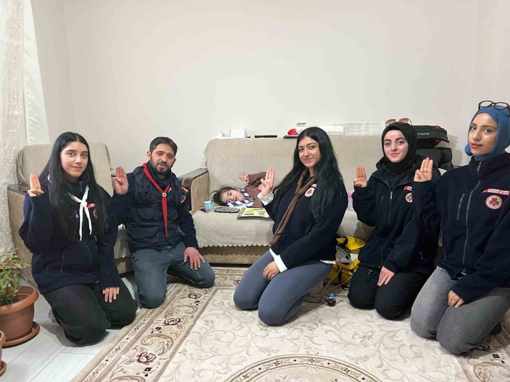 Erzurumlu izciler, Esmanur’a destek oldu