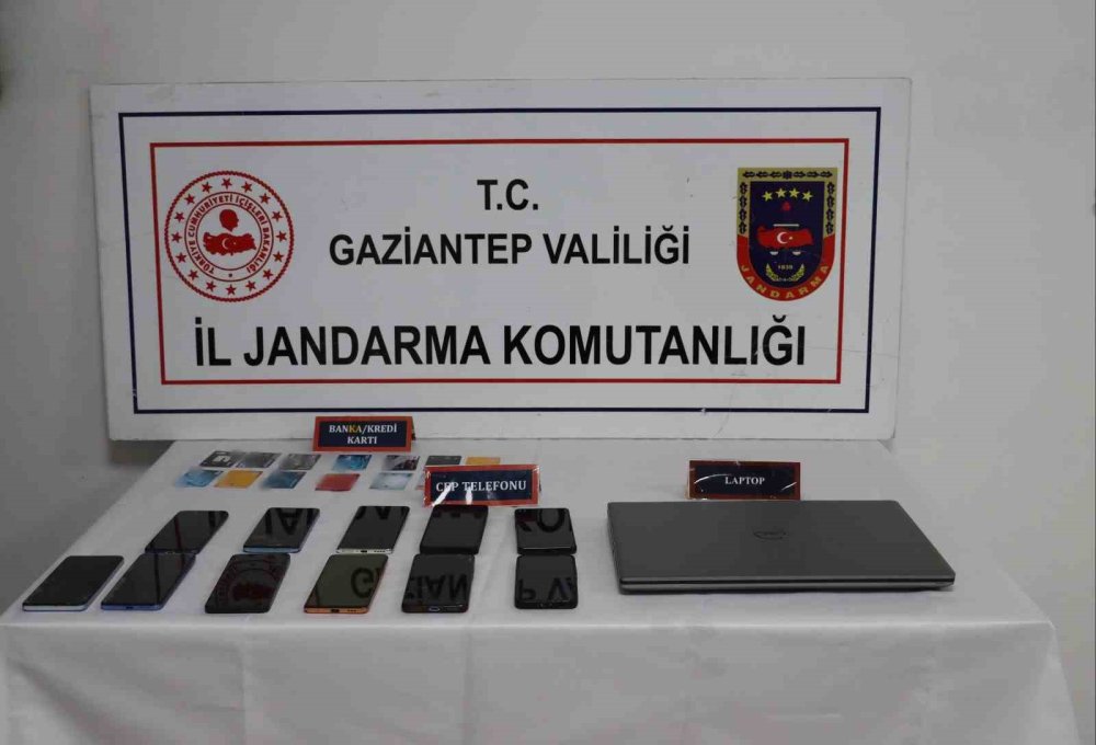 Antep'te siber dolandırıcılara jandarma darbesi: 8 gözaltı