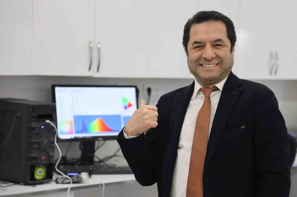 Profesör Yakuphanoğlu, sarılık hastalığı tedavisi için fotonik sistem geliştirdi
