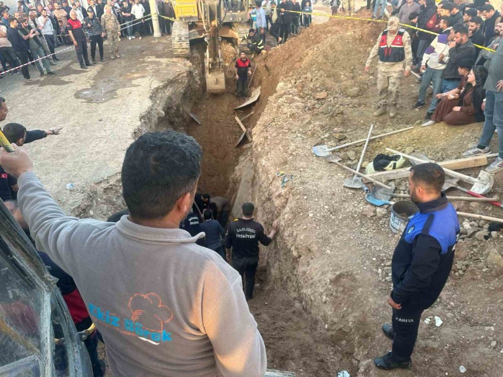 Urfa’da göçük altında kalan 3 işçi kurtarıldı, 1 işçiyi kurtarma çalışmaları sürüyor