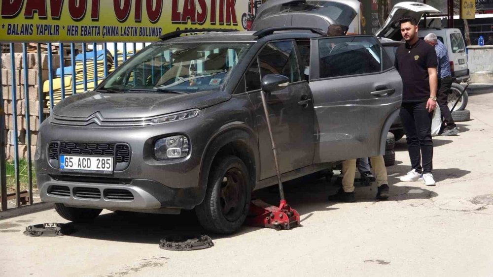 Van’daki oto lastikçilerde bahar yoğunluğu