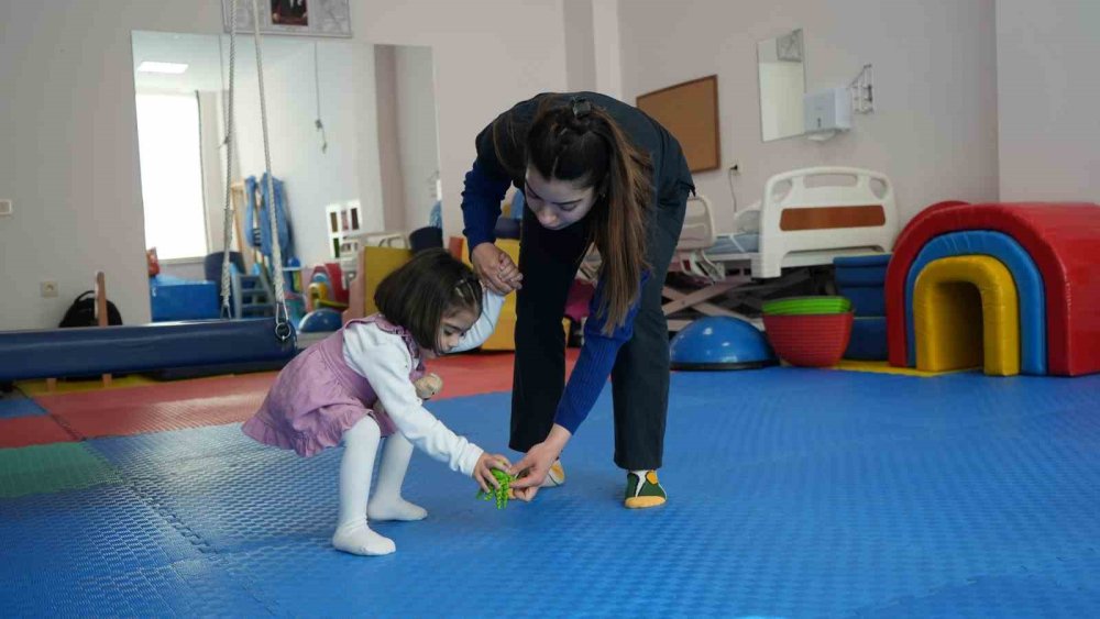 Antep'te yürüyemez dediler, ilk adımlarını engelsiz attı