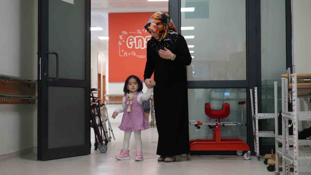 Antep'te yürüyemez dediler, ilk adımlarını engelsiz attı