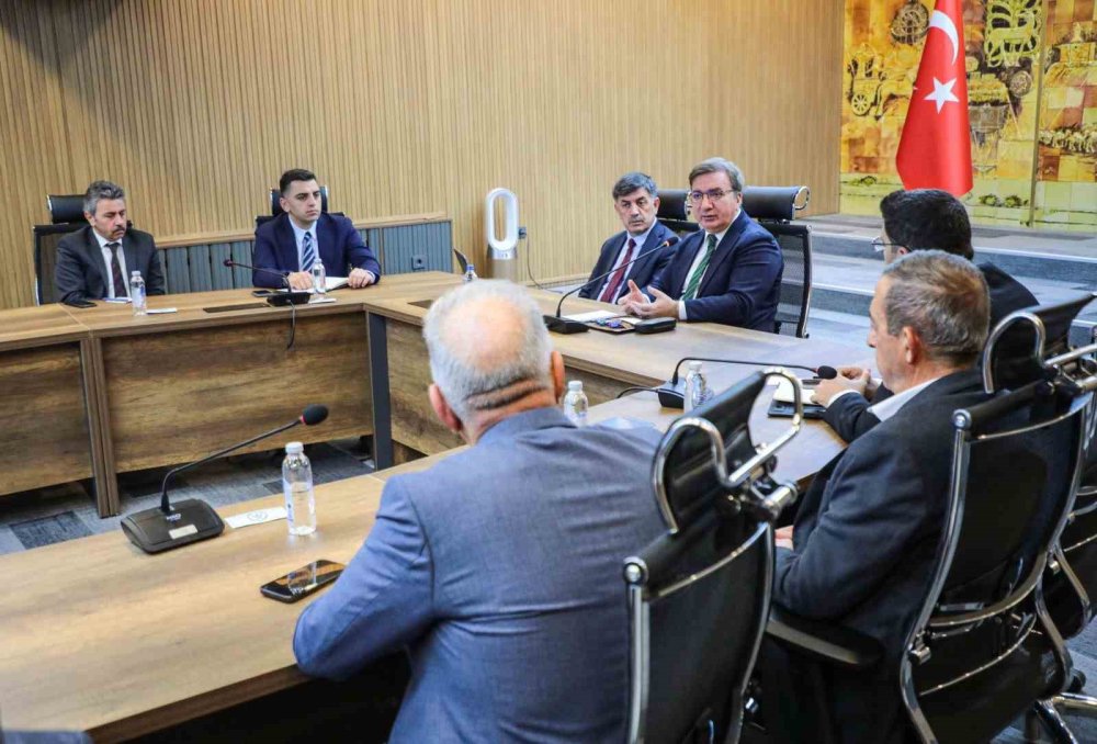 Erzincan'da "Fahiş fiyat ve çevre temizliği" masaya yatırıldı